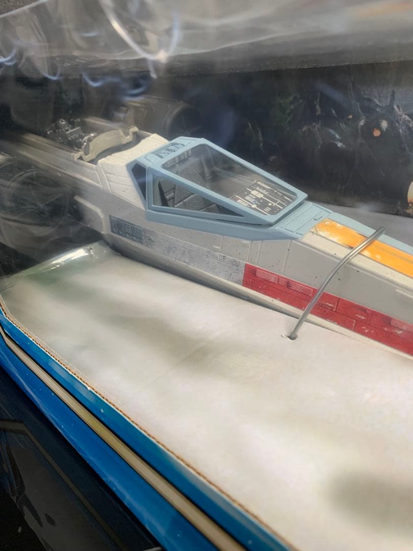 ム*シ様 ⭐︎STAR WARS X-wing Fighter with R2D