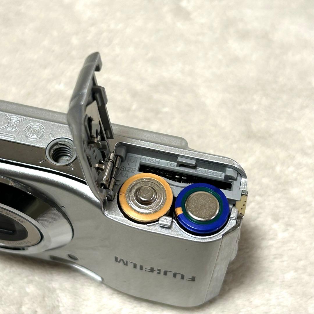 【美品 動作確認済】富士フイルム FinePix AV130 シルバー 電池式