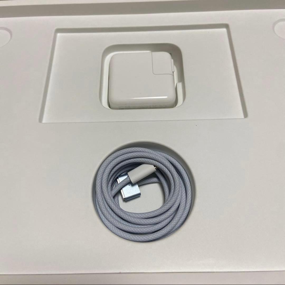 【ikou】MacBook Air M4 256GB 13インチ