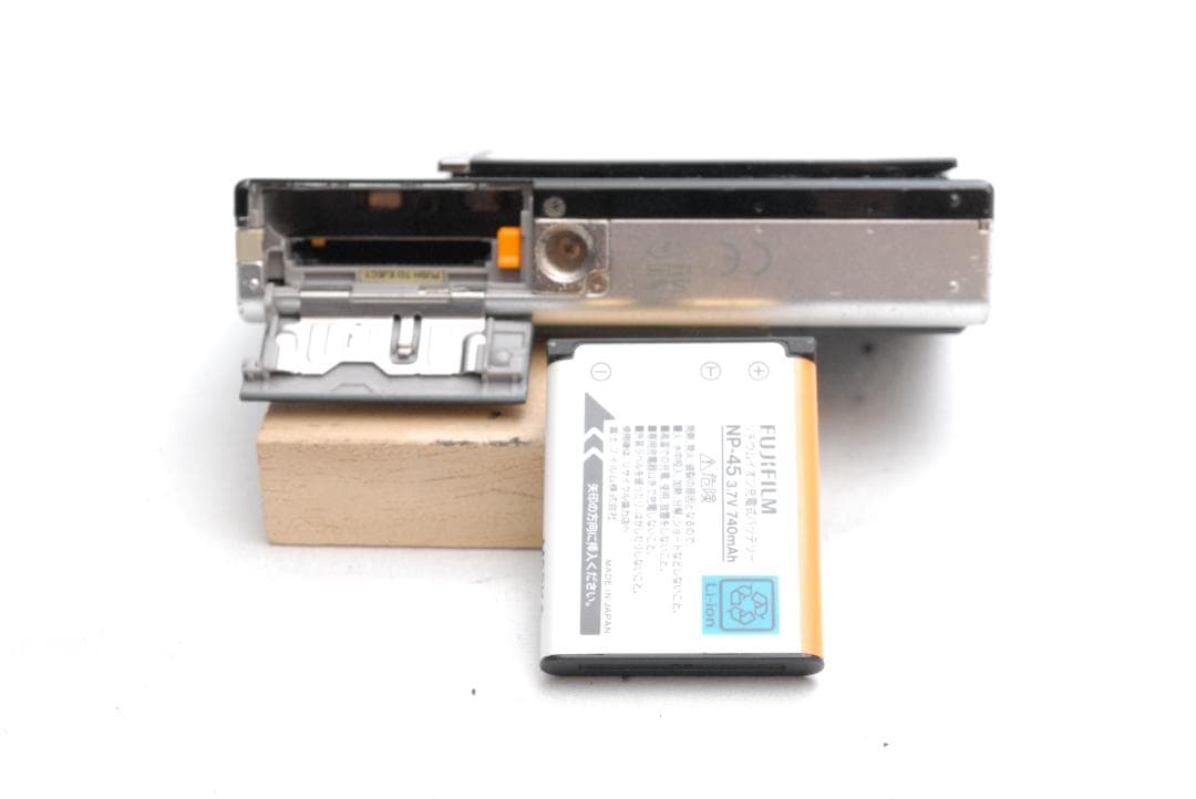 FUJIFILM FinePix Z200fd (良品）