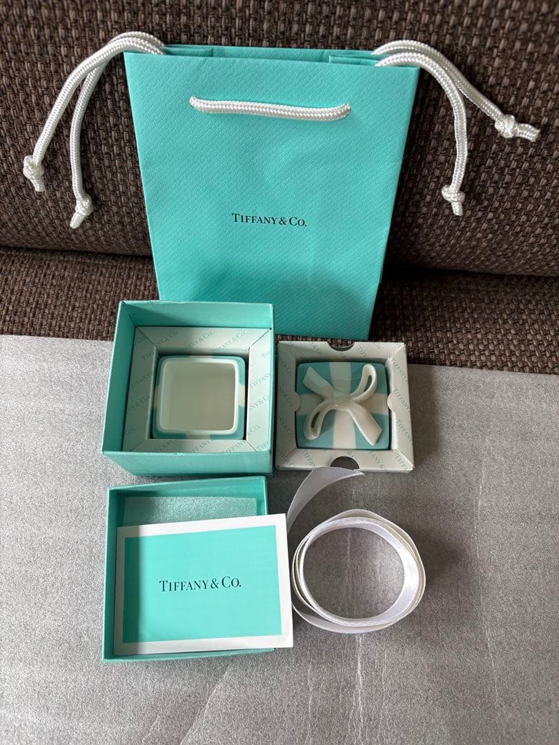 新品　未使用　ティファニー ミニ ブルー リボンボウ ボックス 小物入れ 置物