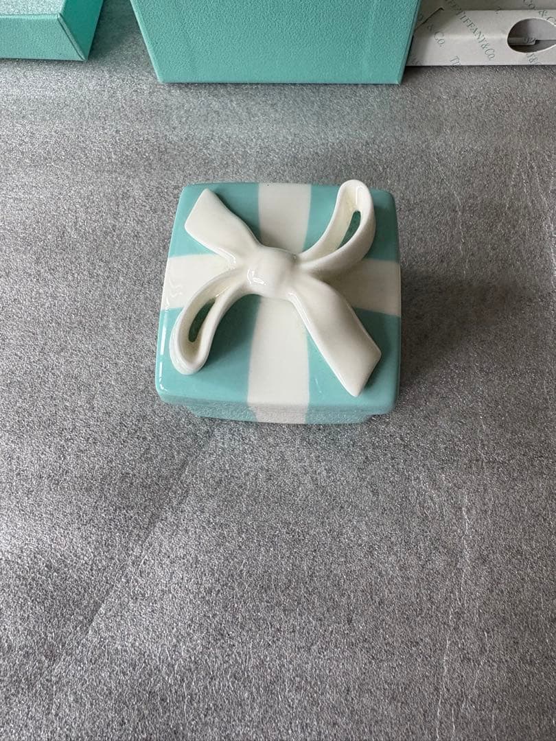 新品　未使用　ティファニー ミニ ブルー リボンボウ ボックス 小物入れ 置物