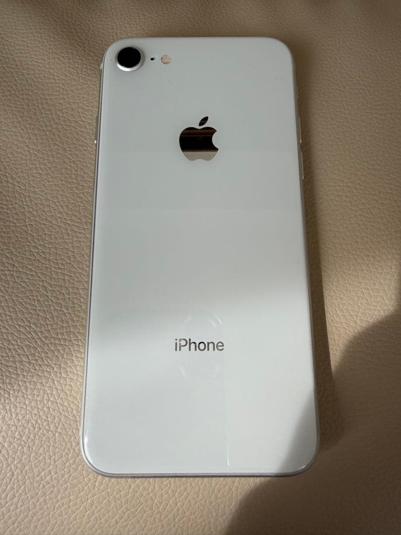 Apple iPhone 8 64GB シルバー 本体バッテリー100%