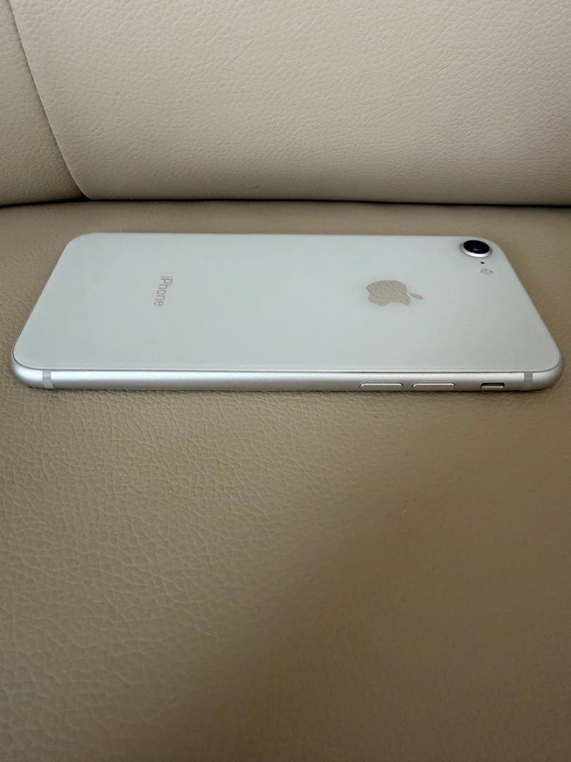 Apple iPhone 8 64GB シルバー 本体バッテリー100%