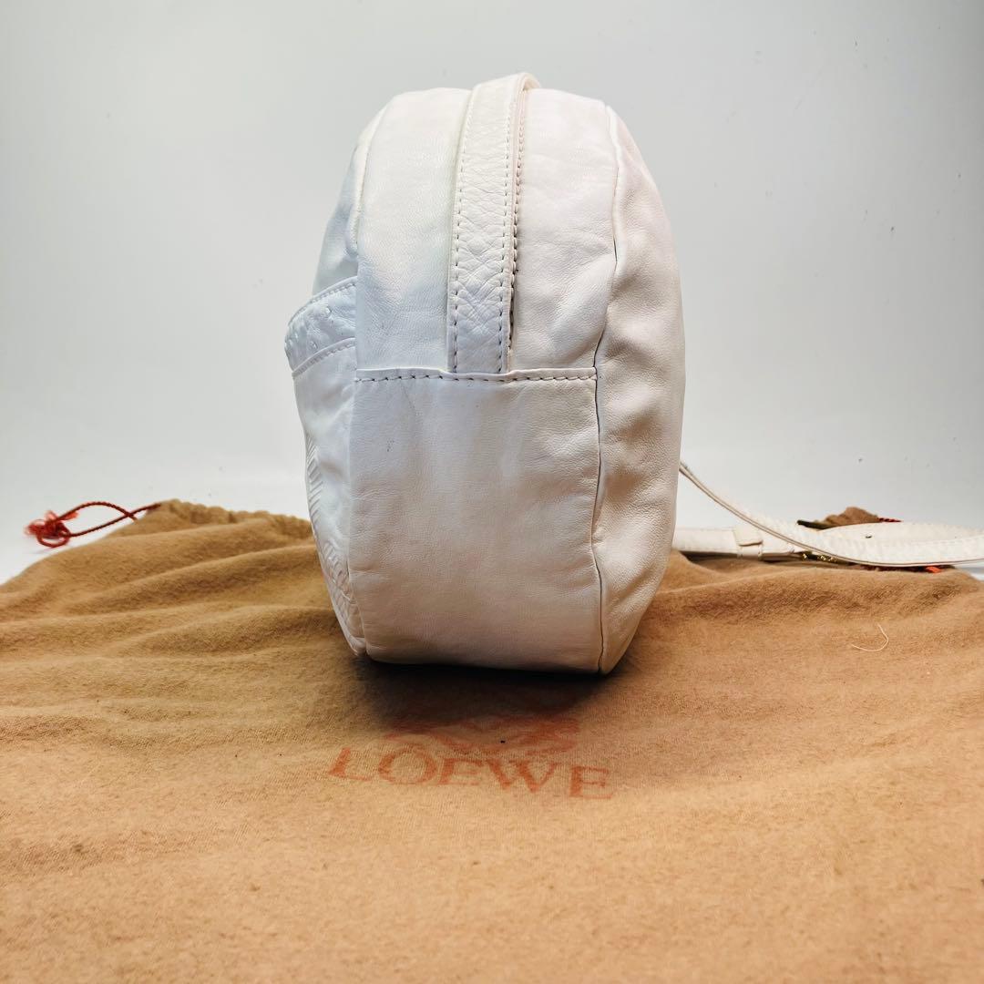 極美品　LOEWE ヴィンテージ アナグラム ナッパレザー ショルダーバッグ 白