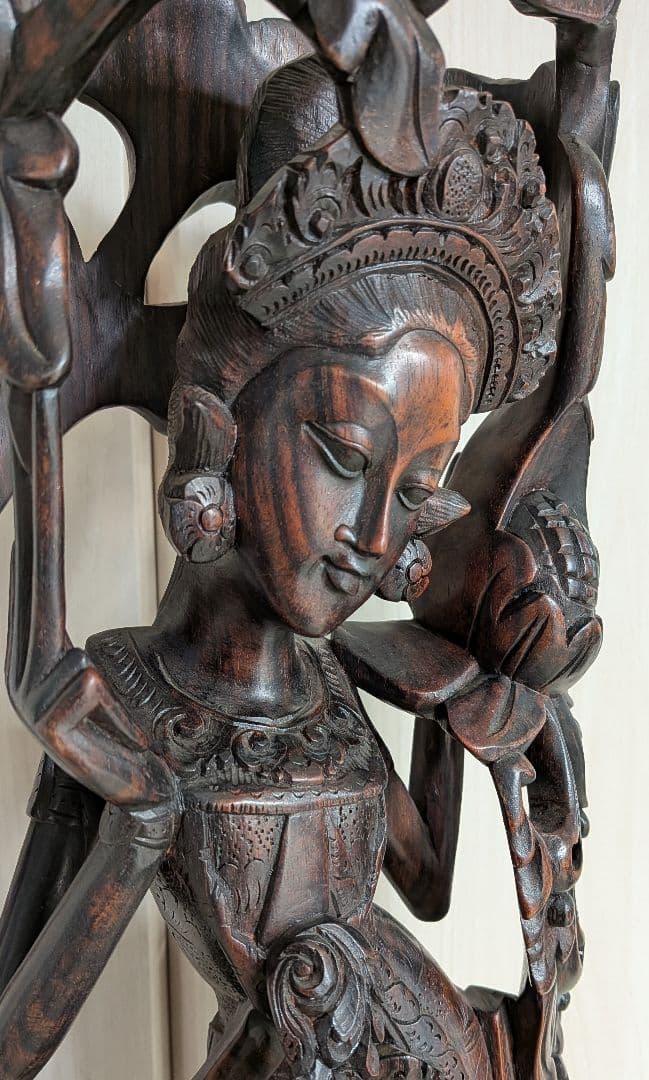 バリ島　細密彫刻　木彫　女神　52cm 一刀彫