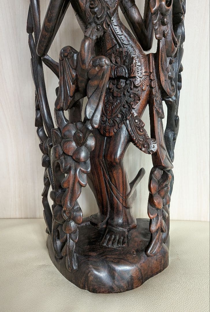 バリ島　細密彫刻　木彫　女神　52cm 一刀彫