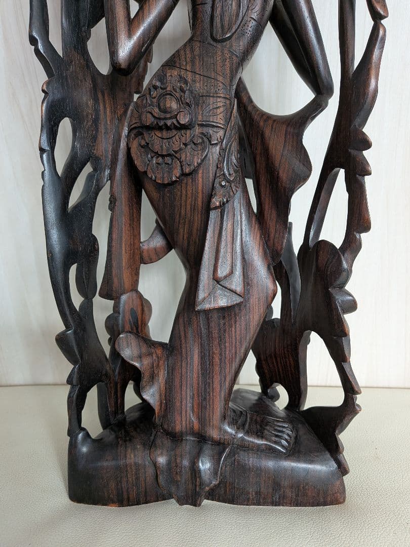 バリ島　細密彫刻　木彫　女神　52cm 一刀彫