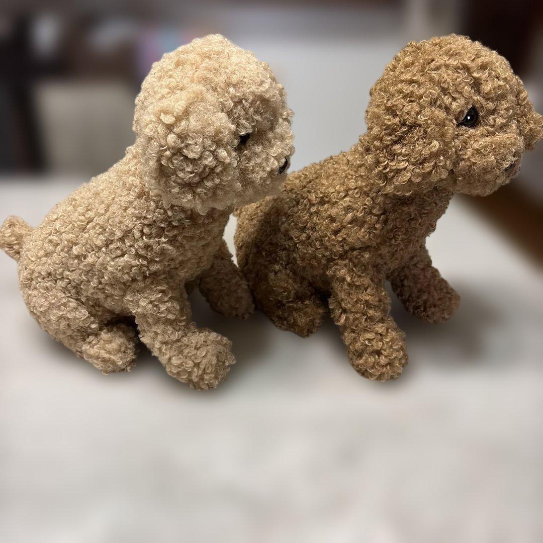 約実物大　トイプードル　茶色とベージュ　ぬいぐるみ　2体