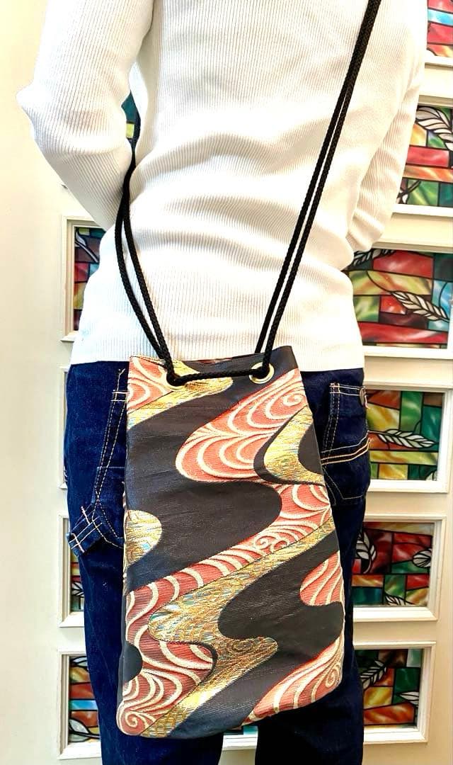 帯リメイク　赤黒　3ウェイ　丸底巾着ショルダーバッグ