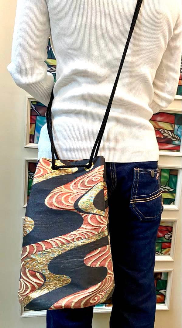 帯リメイク　赤黒　3ウェイ　丸底巾着ショルダーバッグ