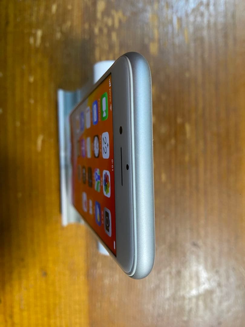 iPhone 7 silver 32GB SIMフリー
