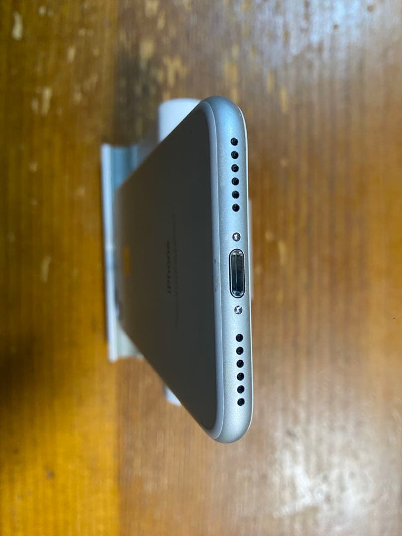 iPhone 7 silver 32GB SIMフリー