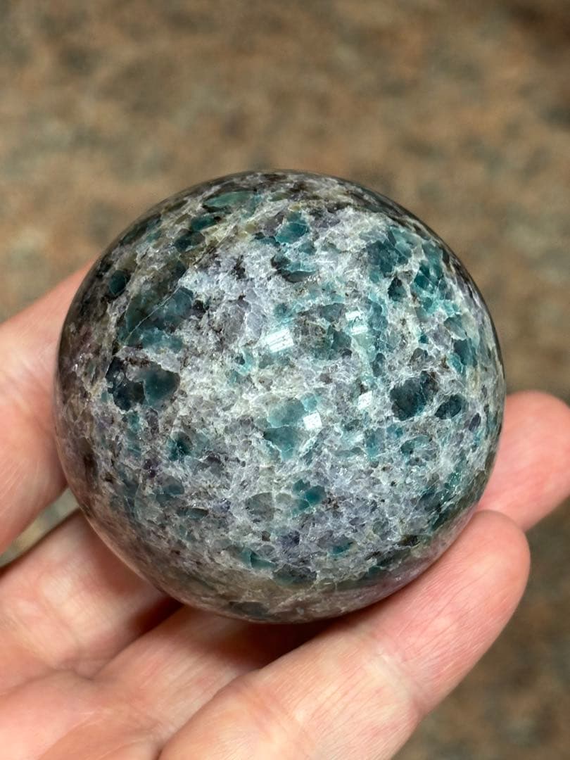 レアストーン　アイオライト&エメラルド&トルマリン&マイカ共生5.25cm