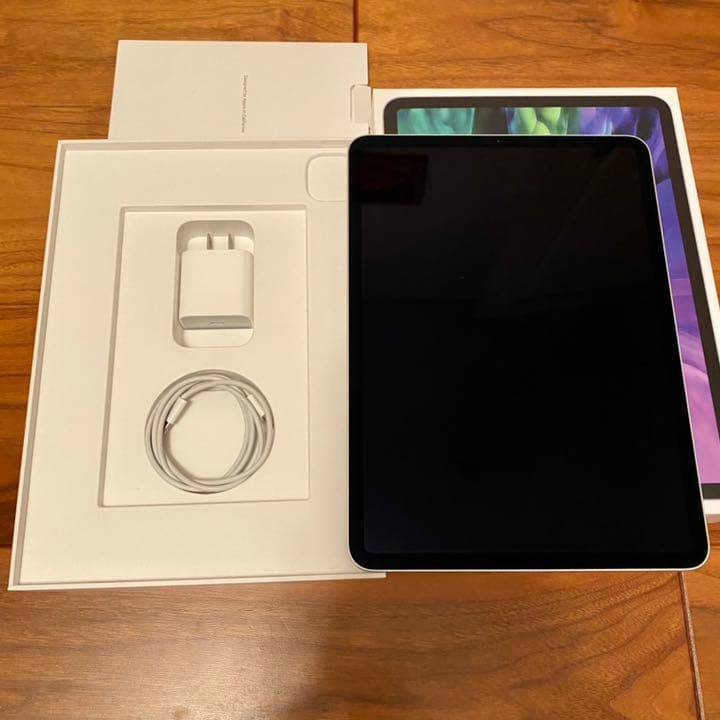 iPad Pro (第2世代) 11インチ 128GB シルバー Wi-Fiモ…