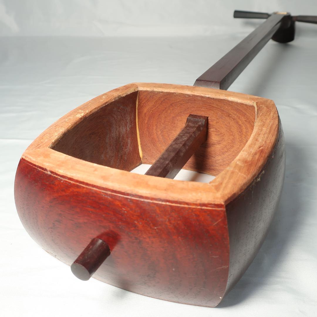 三味線 中棹 ハードケース 撥 予備弦 駒 楽譜 付属