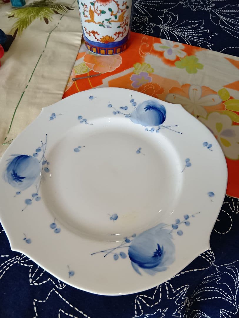 マイセン青い花模様の陶磁器プレート
