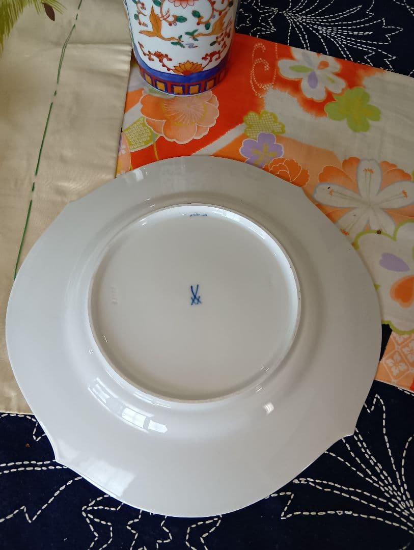 マイセン青い花模様の陶磁器プレート