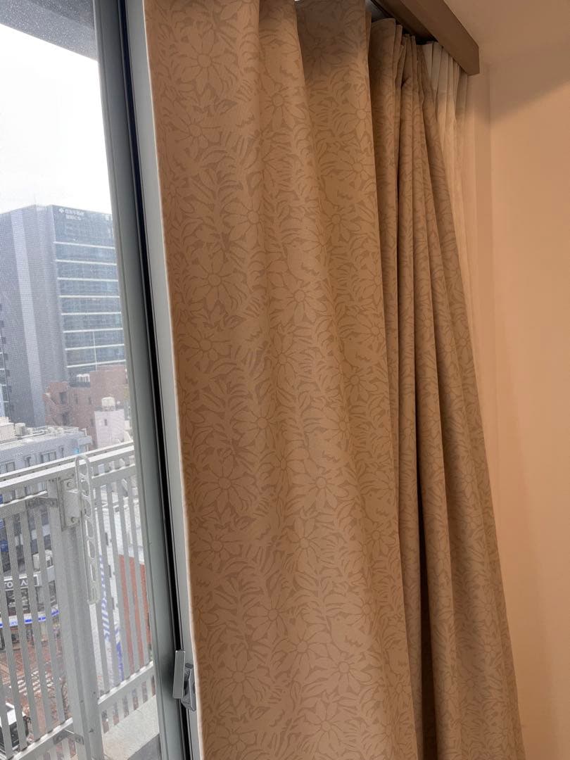 美品＜北欧モダンな小鳥と花柄＞　1級遮光カーテン　横335cm＊縦200cm