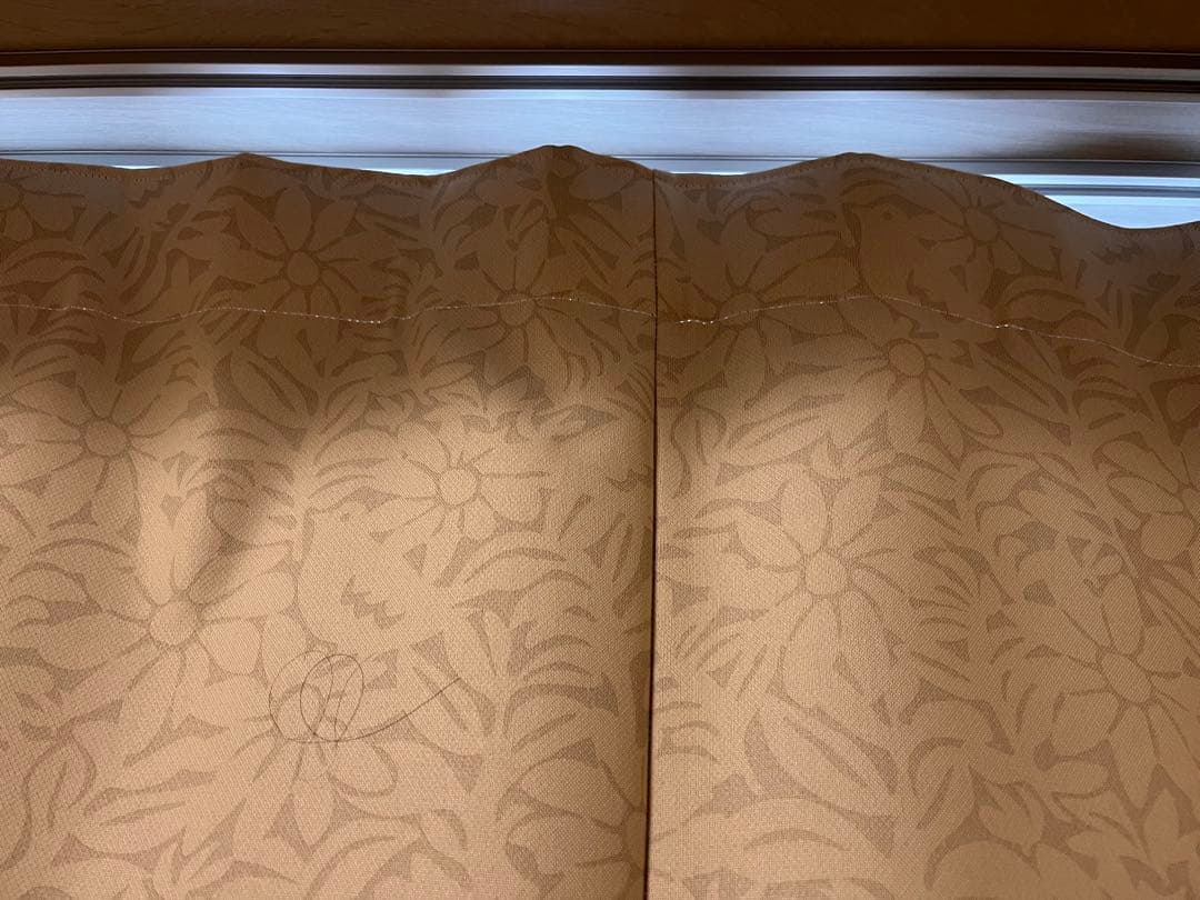 美品＜北欧モダンな小鳥と花柄＞　1級遮光カーテン　横335cm＊縦200cm