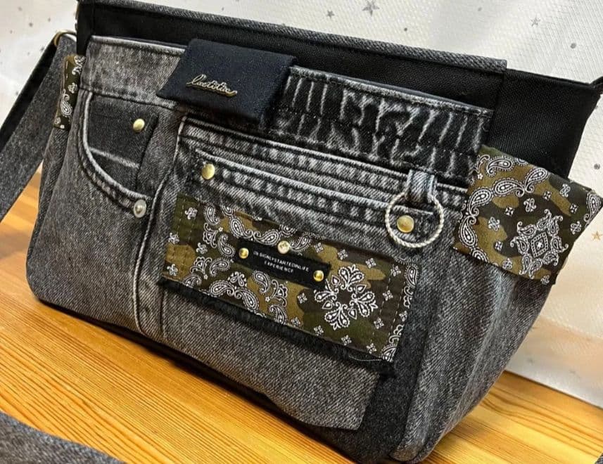グレーデニムリメイクバッグ（M）No.993☆ショルダーバッグ　斜めがけバッグ