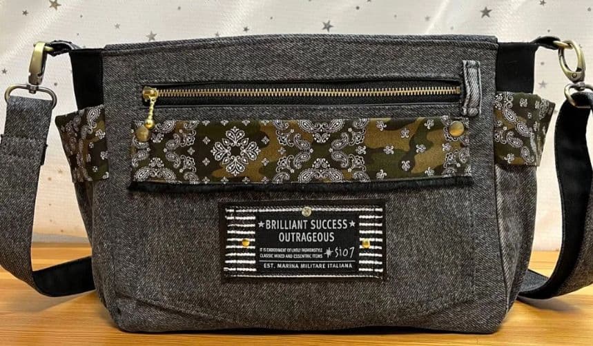 グレーデニムリメイクバッグ（M）No.993☆ショルダーバッグ　斜めがけバッグ