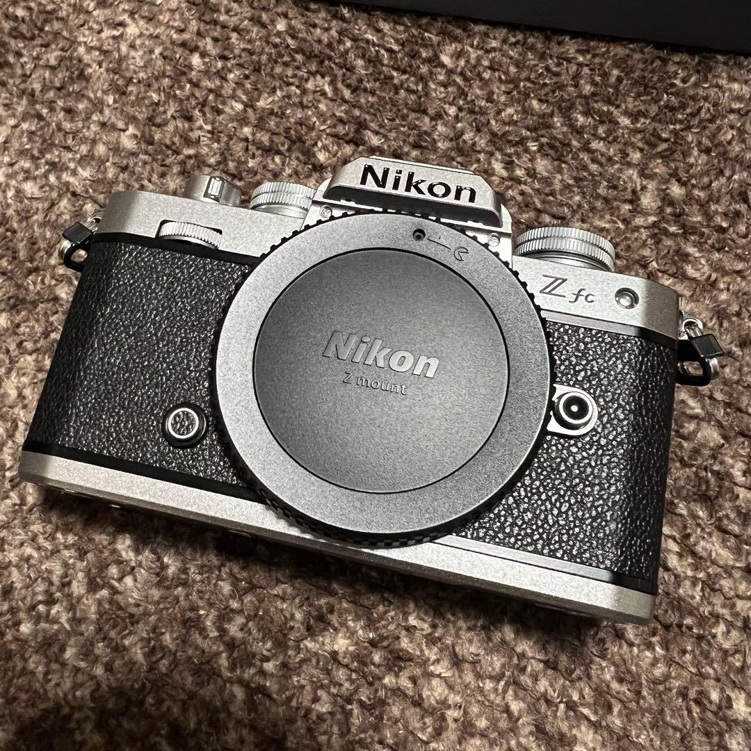 Nikon Z fc ミラーレスカメラ 本体と付属品