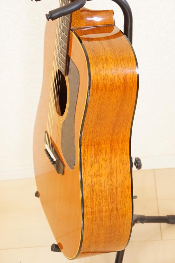 Peerless（ピアレス）AF352　アコギ