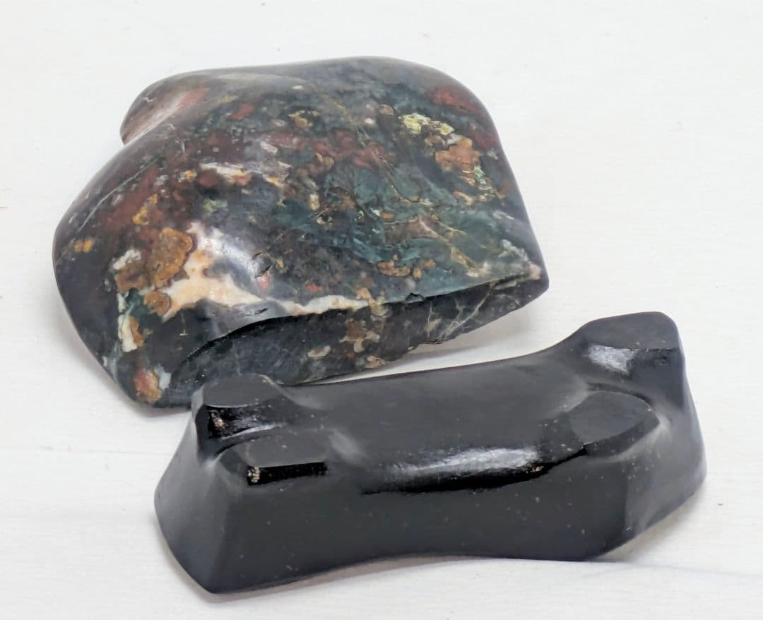 と*ー様 菊花石　超レア　メノウ花の中の白花　根尾 鑑賞石 水石 自然石　木製台