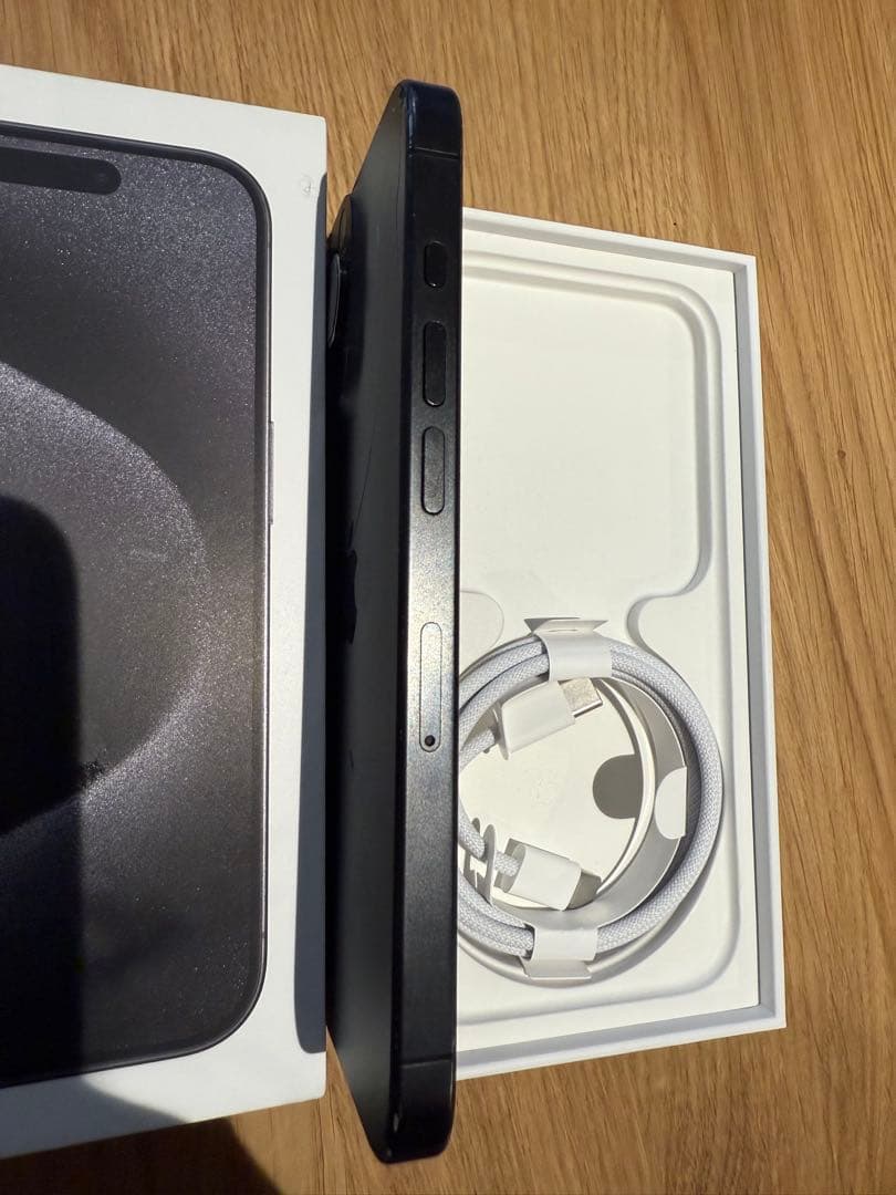Y*ン様 iPhone 15 pro black titanium 128GB