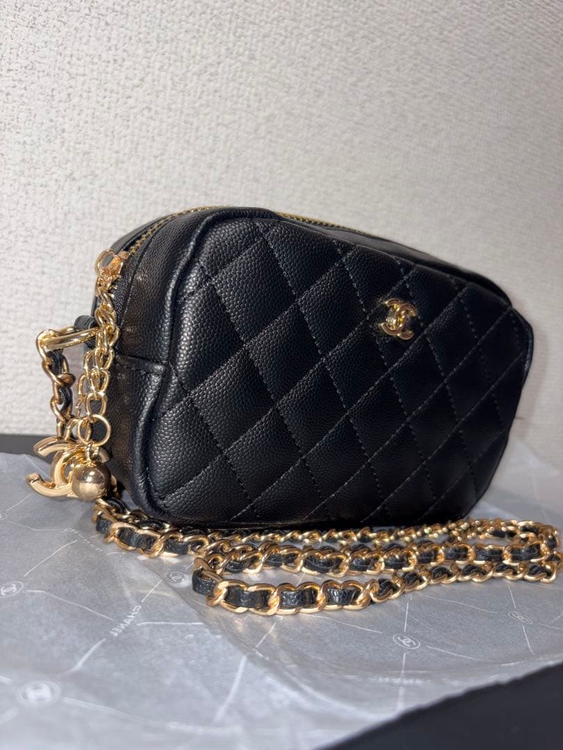 CHANEL ブラックレザー キルティングショルダーバッグ　ノベルティー