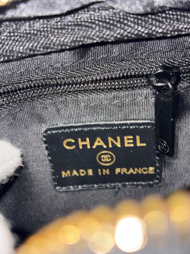 CHANEL ブラックレザー キルティングショルダーバッグ　ノベルティー