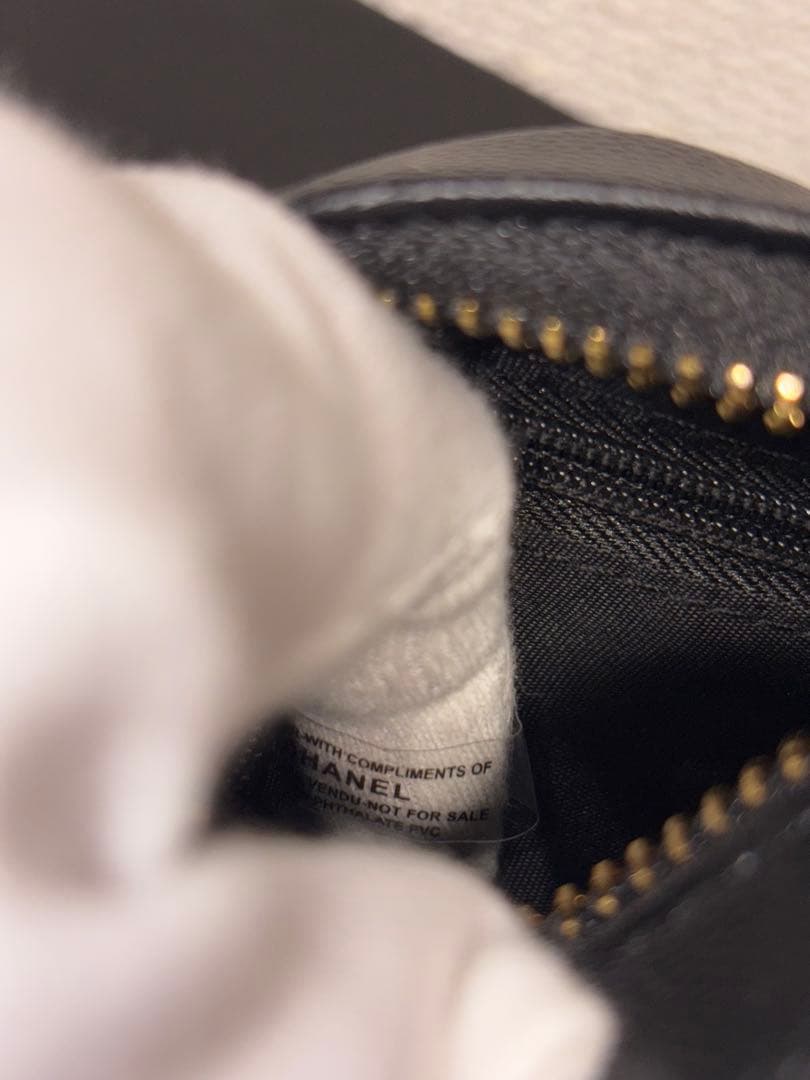 CHANEL ブラックレザー キルティングショルダーバッグ　ノベルティー