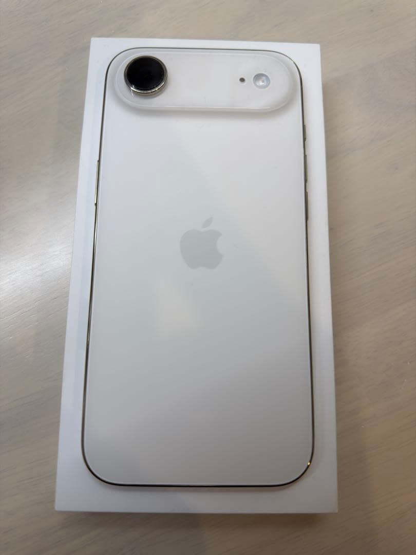 iPhone Air 256GB ライトゴールド　純正ケース　ガラスフィルム