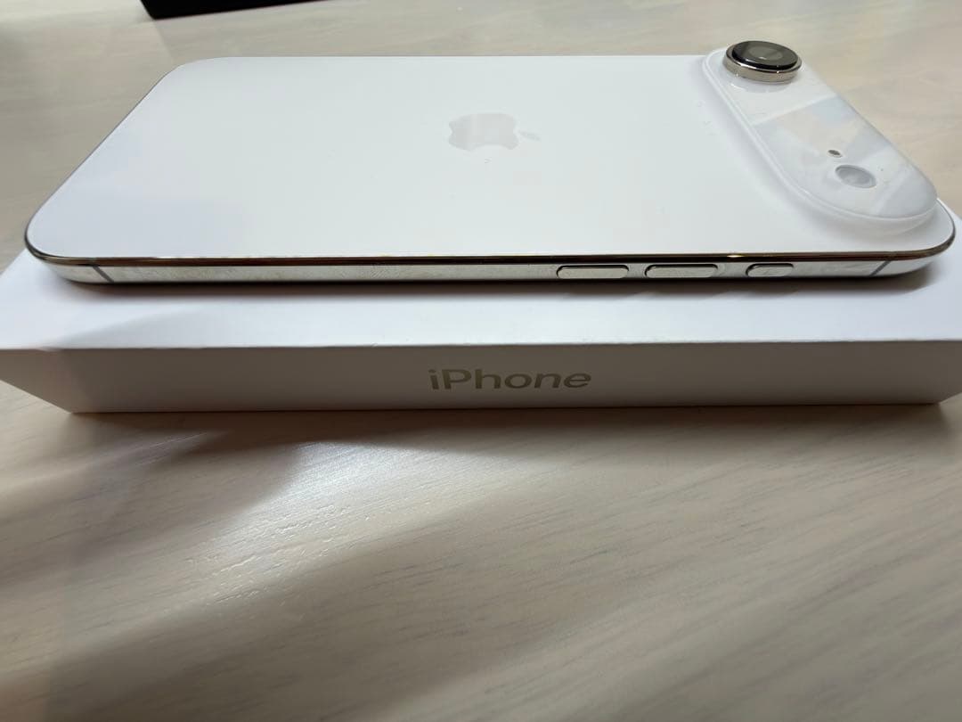 iPhone Air 256GB ライトゴールド　純正ケース　ガラスフィルム