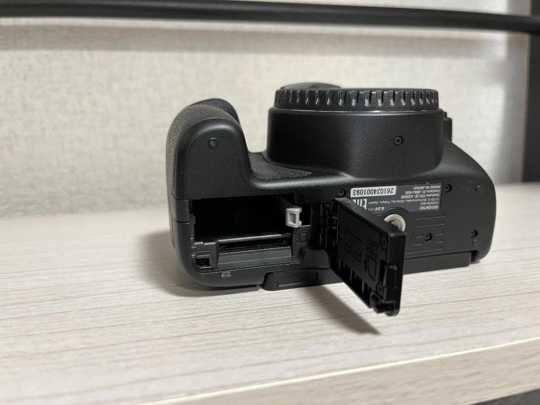 ショット数2000枚以下　Canon EOS Kiss X10 ボディ