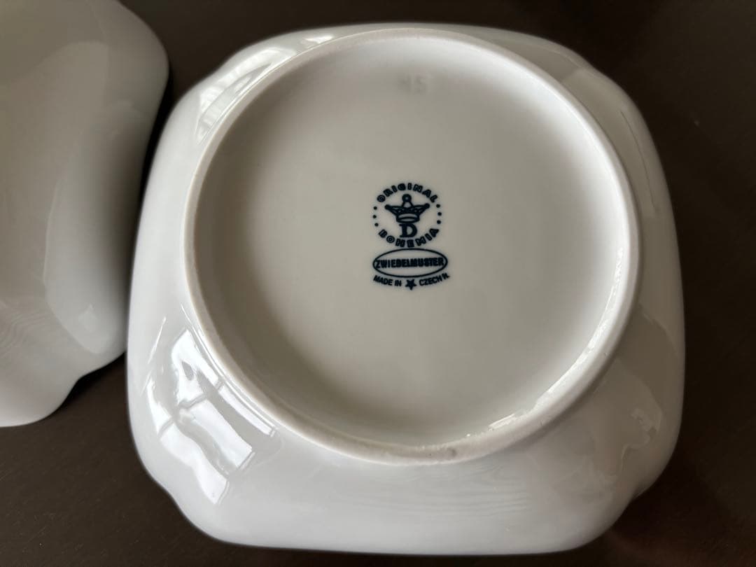 未使用　チェコ カールスバード　ブルーオニオン 角深鉢　２枚