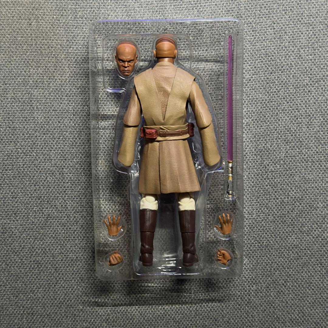 ローブ付き　S.H.フィギュアーツ スター・ウォーズ メイス・ウィンドゥ