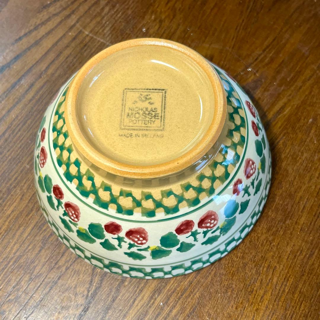 アイルランド　ニコラスモス　イチゴ柄　手書き　ボウル２客ペア　未使用品