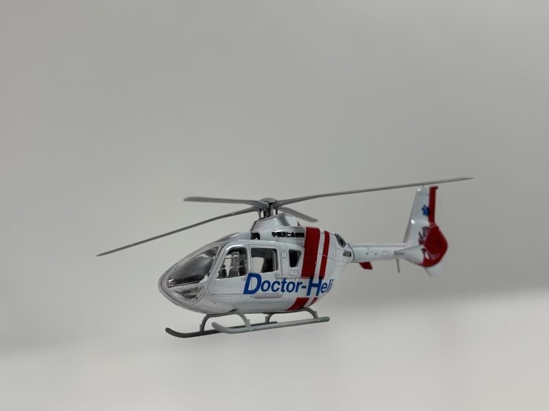 【完成品】1/72 ドクターヘリプラモデル※ジャンク品