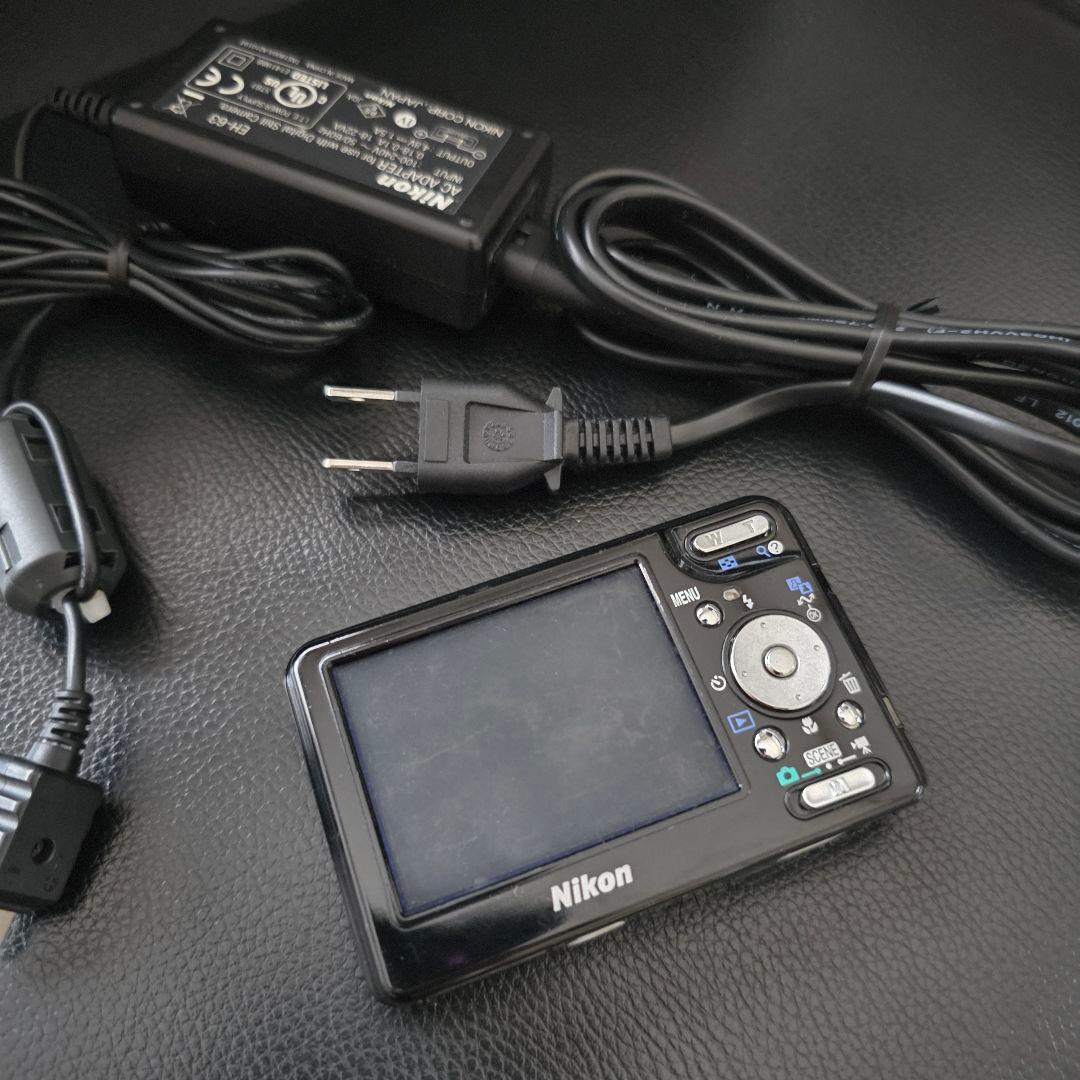 【美品/動作確認済】Nikon CoolPix S1ブラック バッテリー充電器付