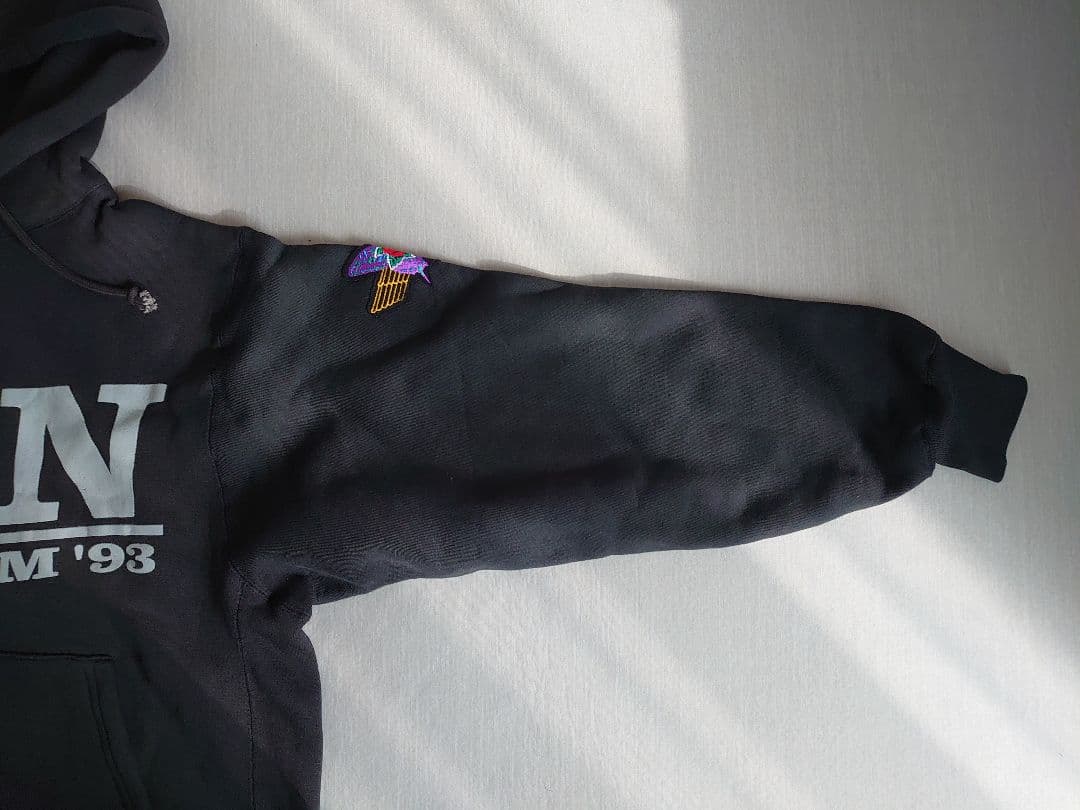 B'z ツアーグッズ パーカー 稲葉浩志 松本孝弘 ビーズ ビーイング bz