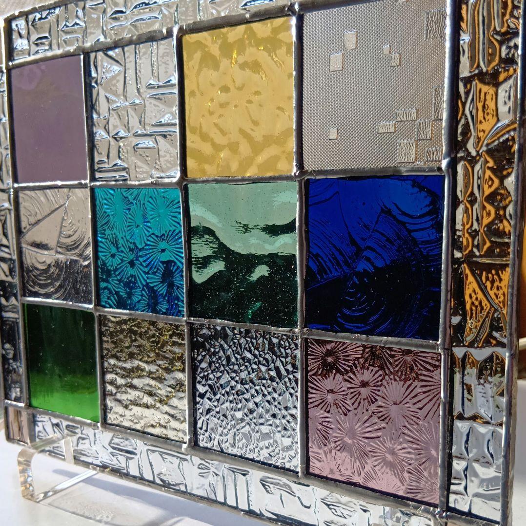 145 ステンドグラス　モザイク柄のガラスパネルLサイズ大　スタンド付き