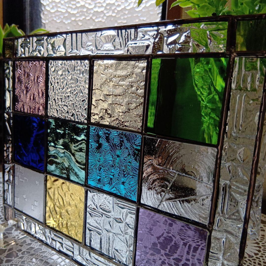 145 ステンドグラス　モザイク柄のガラスパネルLサイズ大　スタンド付き