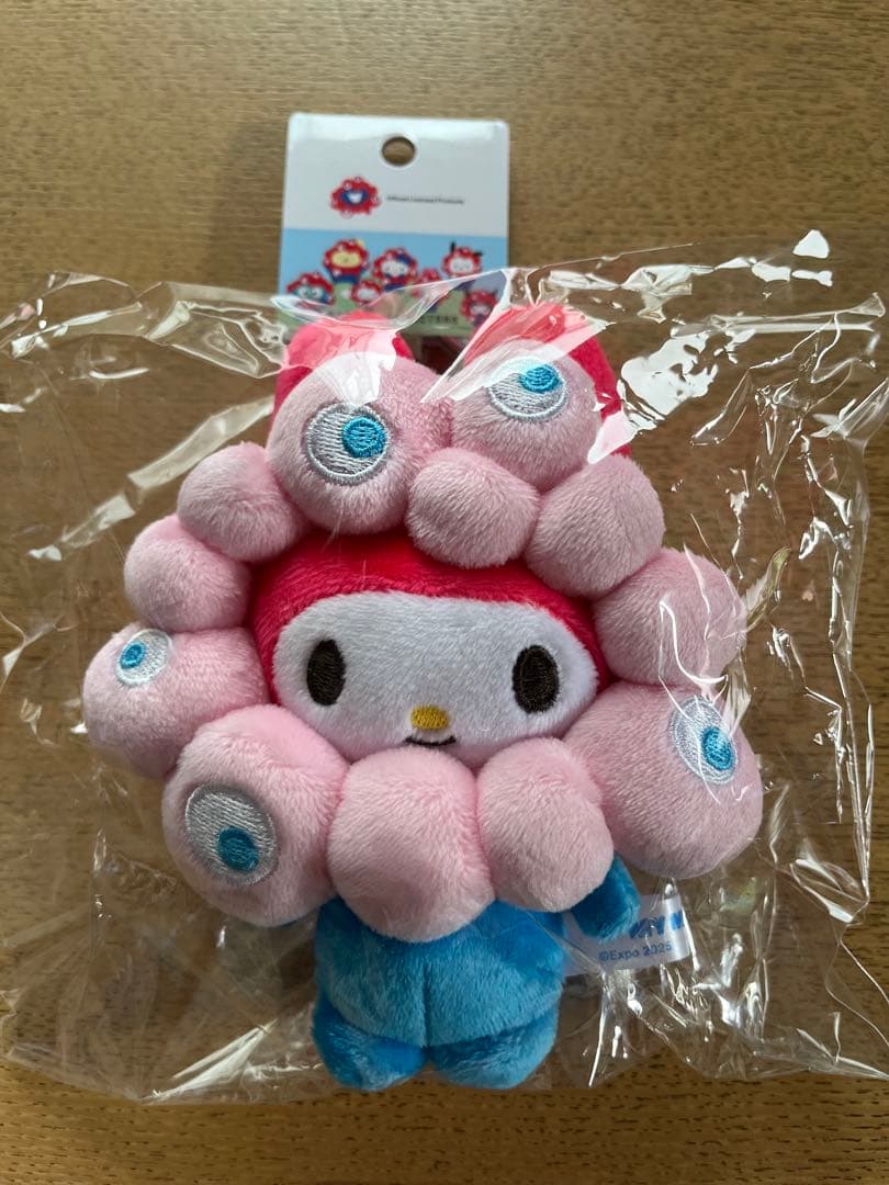 値下げ関西万博会場限定品　マイメロなりきりミャクミャク　カラビナ付き　メルカリ便