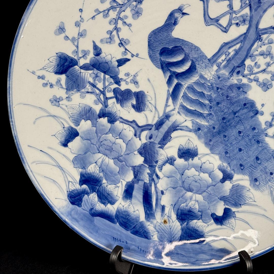 時代物　古伊万里　染付孔雀牡丹文大皿　直径46㎝