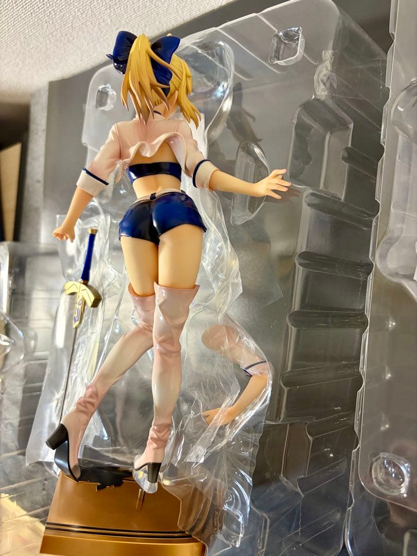 セイバー TYPE-MOON RACING 1/7 フィギュア　アルトリア