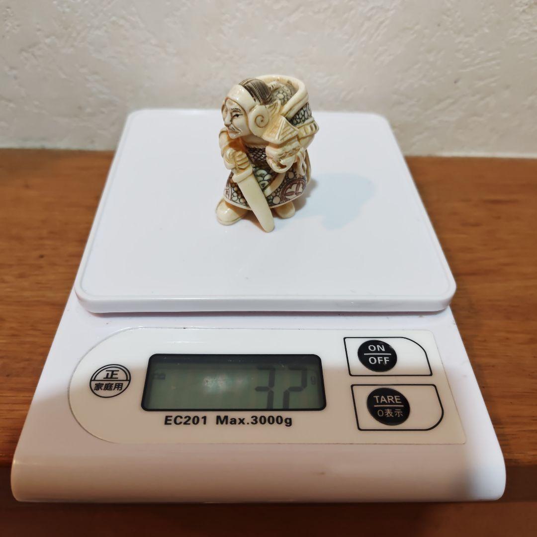 時代提物 七福神根付 天然素材 在銘【毘沙門天】高さ約4.8cm 重さ約32ｇ