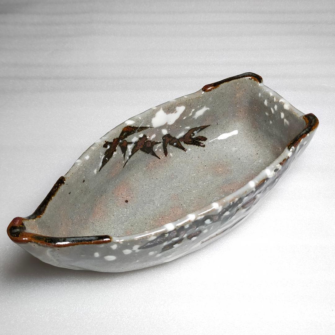 舟形鉢　銹絵雪笹文　乾山雪笹写し