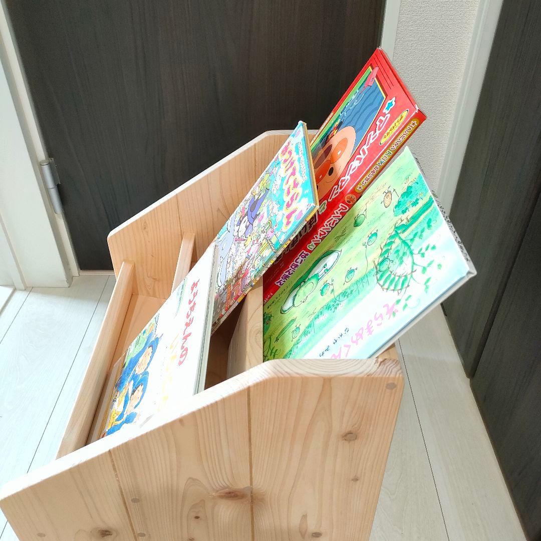 【ハンドメイド知育家具】モンテッソーリ式 絵本／天然ひのき材使用／出産祝いにも